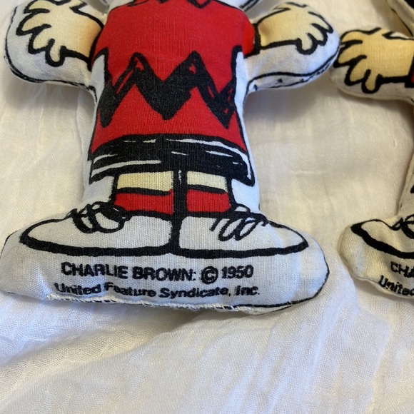 Two Vintage Mini Charlie Brown Pillows - Picture 2 of 9
